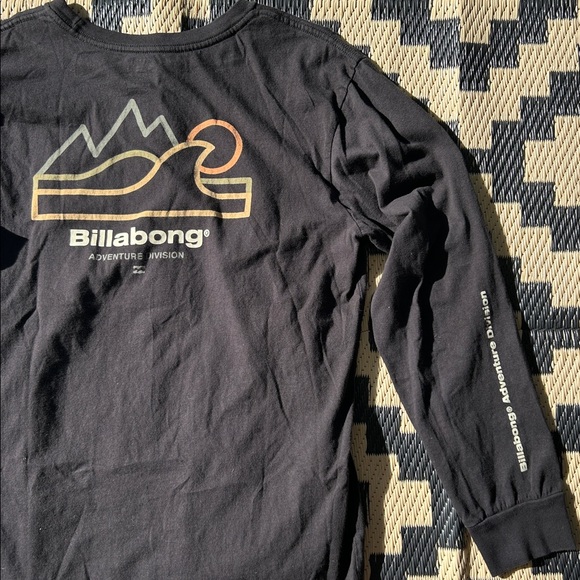 Billabong Men’s Organic Cotton Black Long Sleeve w/Mountain Design + Logo - Picture 2 of 5